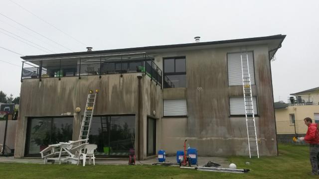 Avant nettoyage de façade par drone