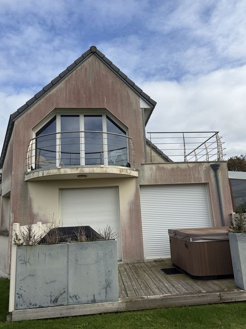 Avant nettoyage de toiture par drone